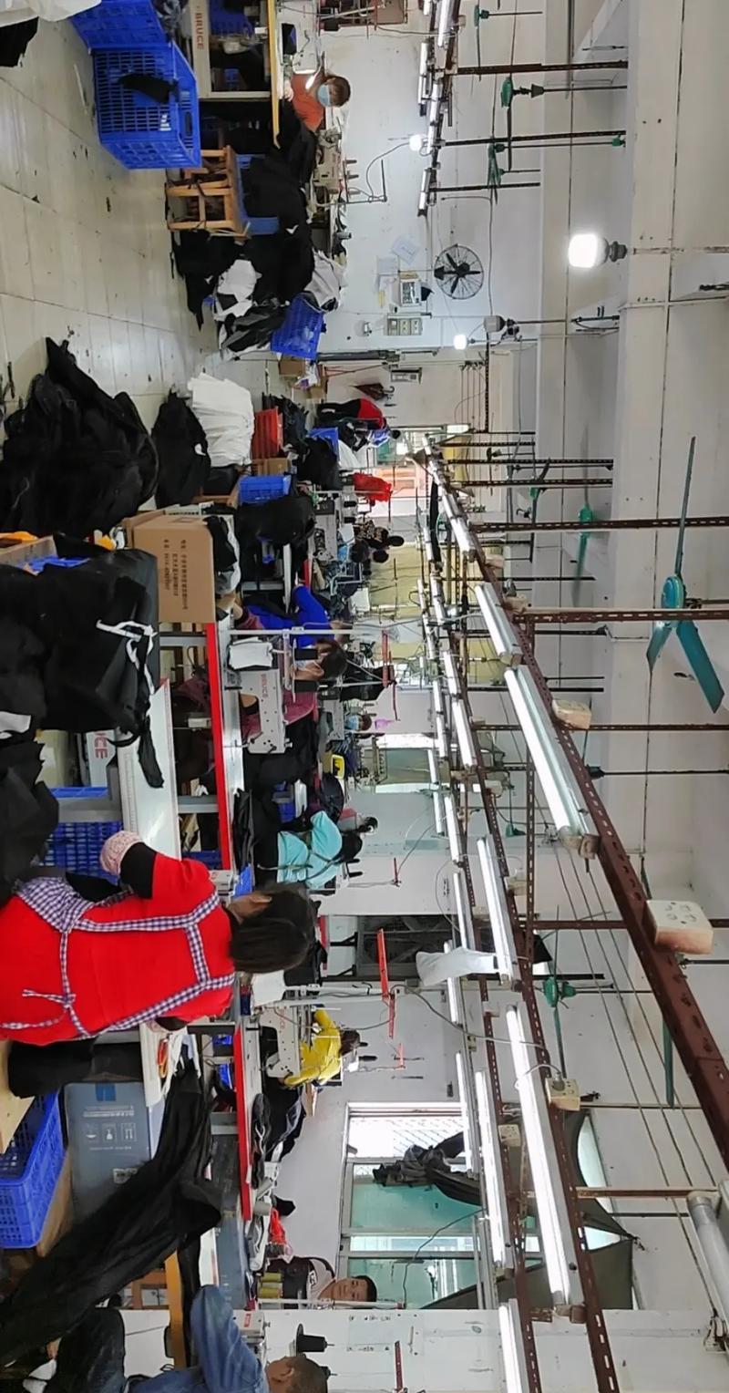 牛仔服裝廠(chǎng)是一種制作牛仔褲,夾克和其他牛仔服裝的工廠(chǎng).